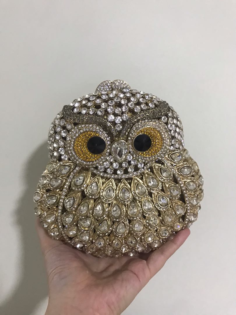 Owl clutch