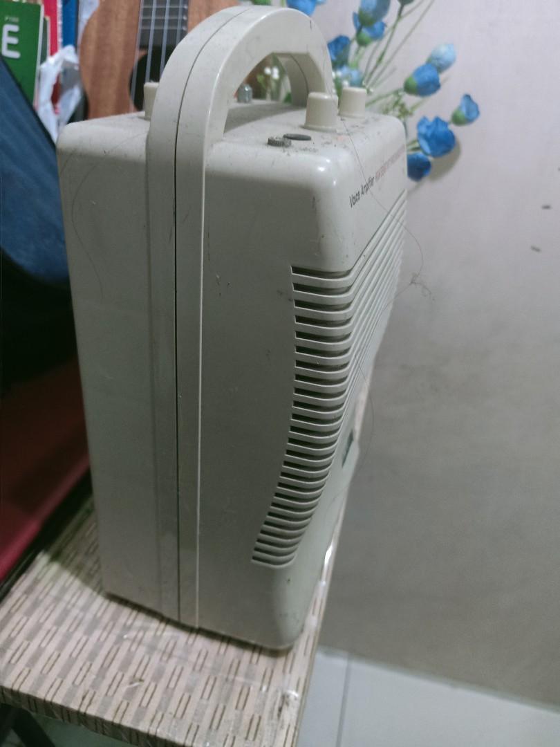 Portable amplifier (Category: Soundbars, Speakers & Amplifiers) located in Quezon City. Submitted by cherry018 (Listing ID 1109104439, Image 2). Description: perfect for online . can use microphon or headset rechargeable with volume control # speaker.