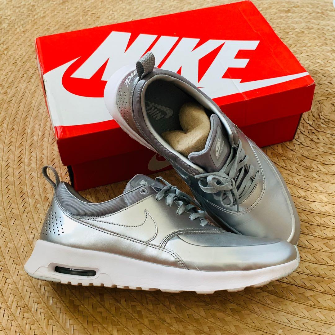 thea metallic nike