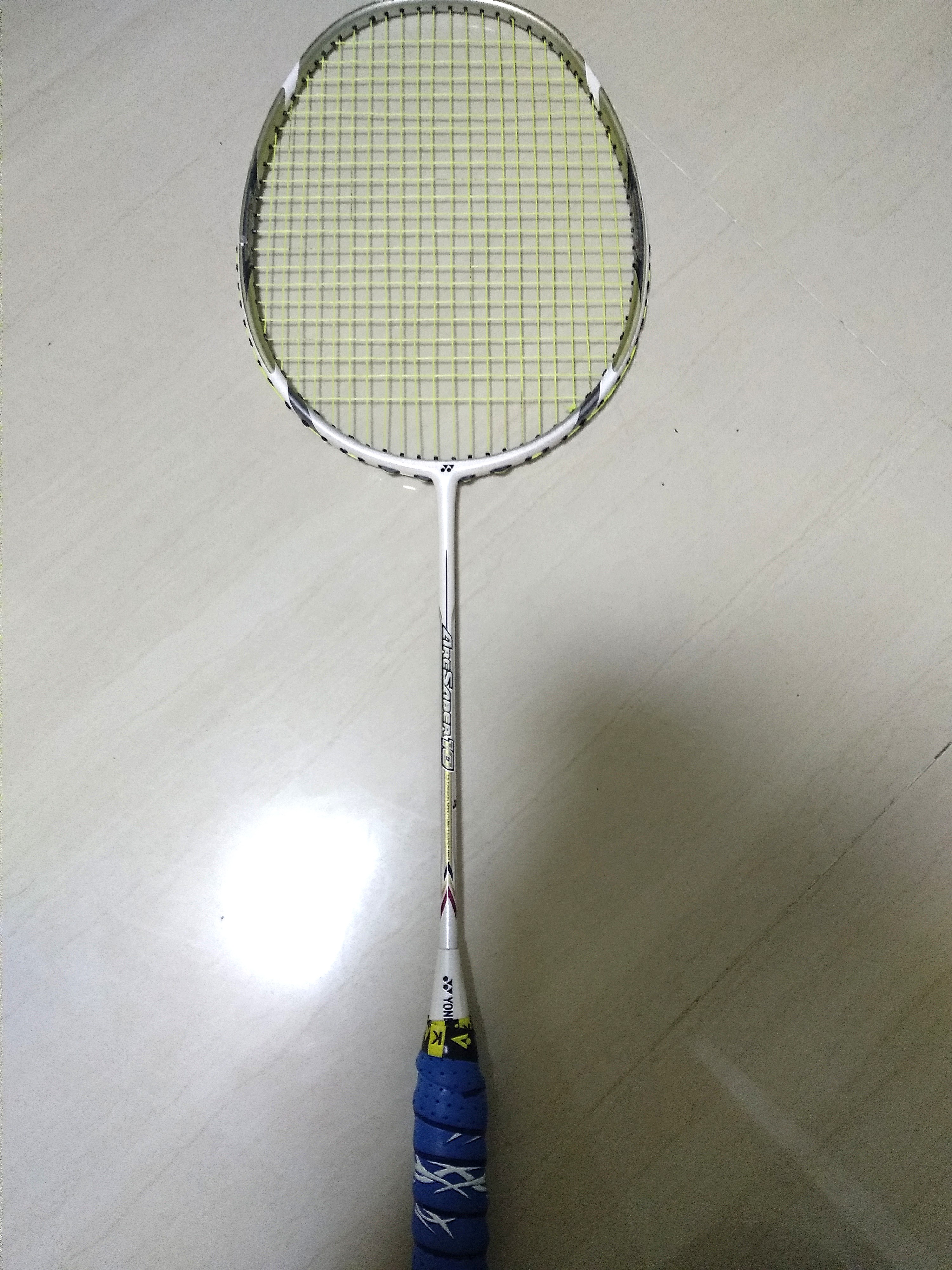 YONEX ARCSABER 10 PEARL WHITE, Sports Equipment, Sports & Games ...