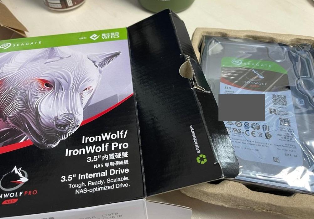 全新未開封] 8TB Seagate IronWolf NAS 硬碟機ST8000VN004, 電腦＆科技