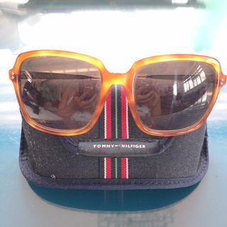 💯  Tommy Hilfiger Shades