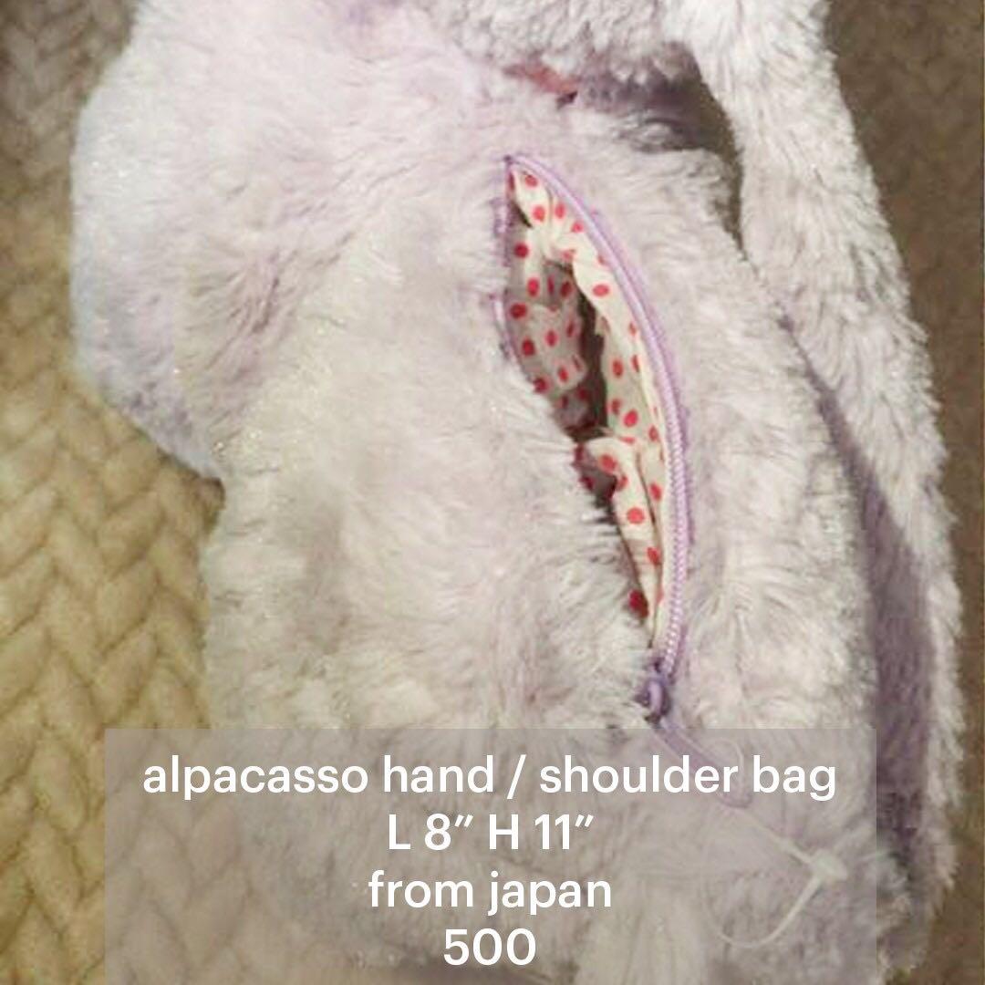 Alpacasso hand / shoulder bag (Category: Clutches) located in Manila. Submitted by maruko__ (Listing ID 1109341343, Image 3). Description: .