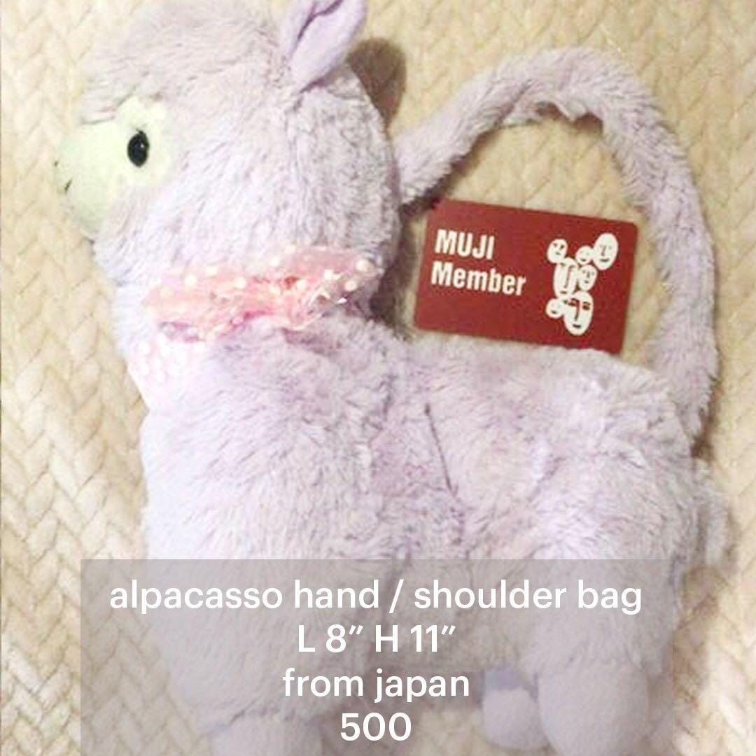 Alpacasso hand / shoulder bag (Category: Clutches) located in Manila. Submitted by maruko__ (Listing ID 1109341343, Image 1). Description: .