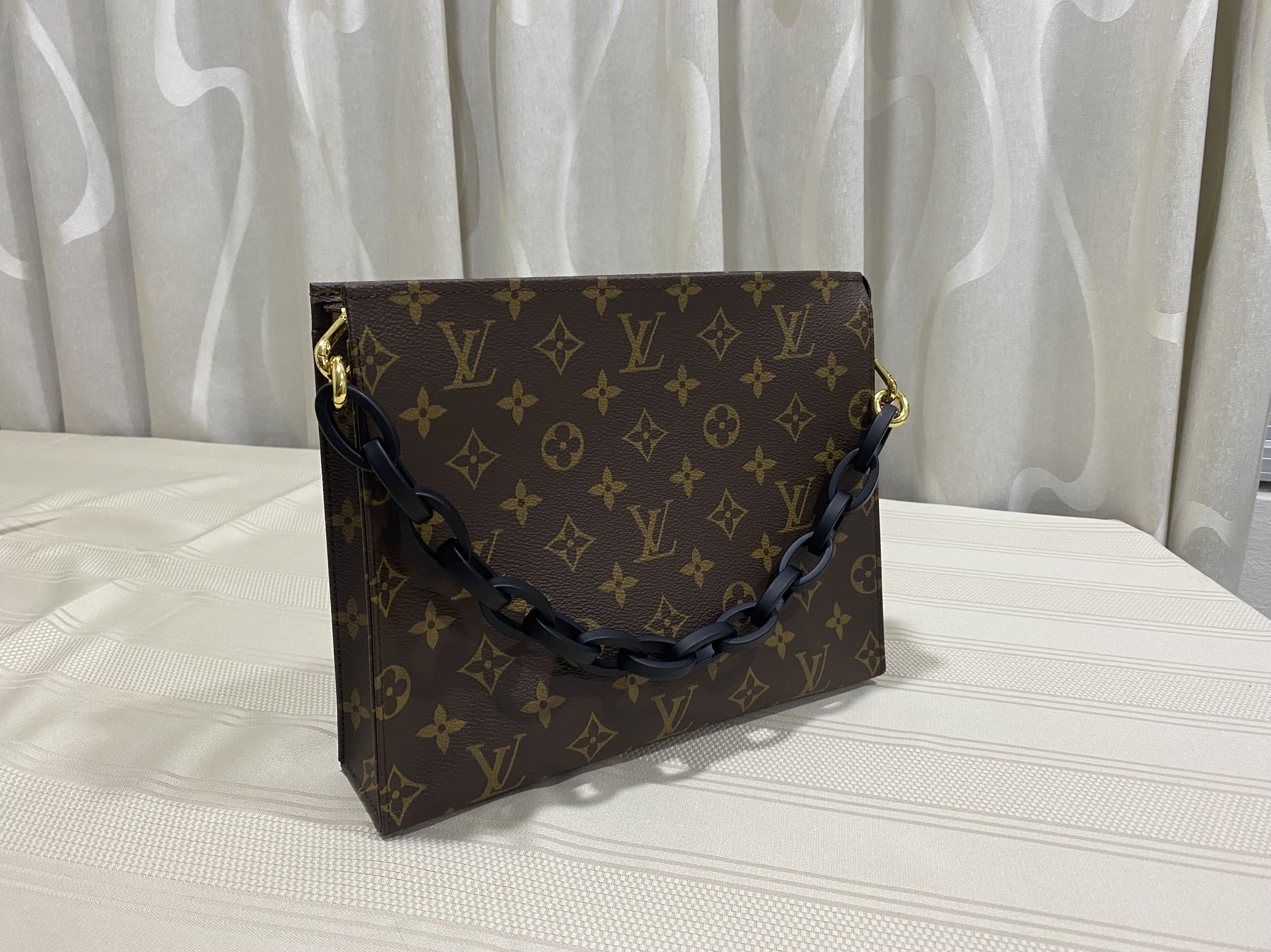 BN Toiletry 26 + high quality conversion kit. Louis Vuitton crossbody,  clutch, sling, pouch