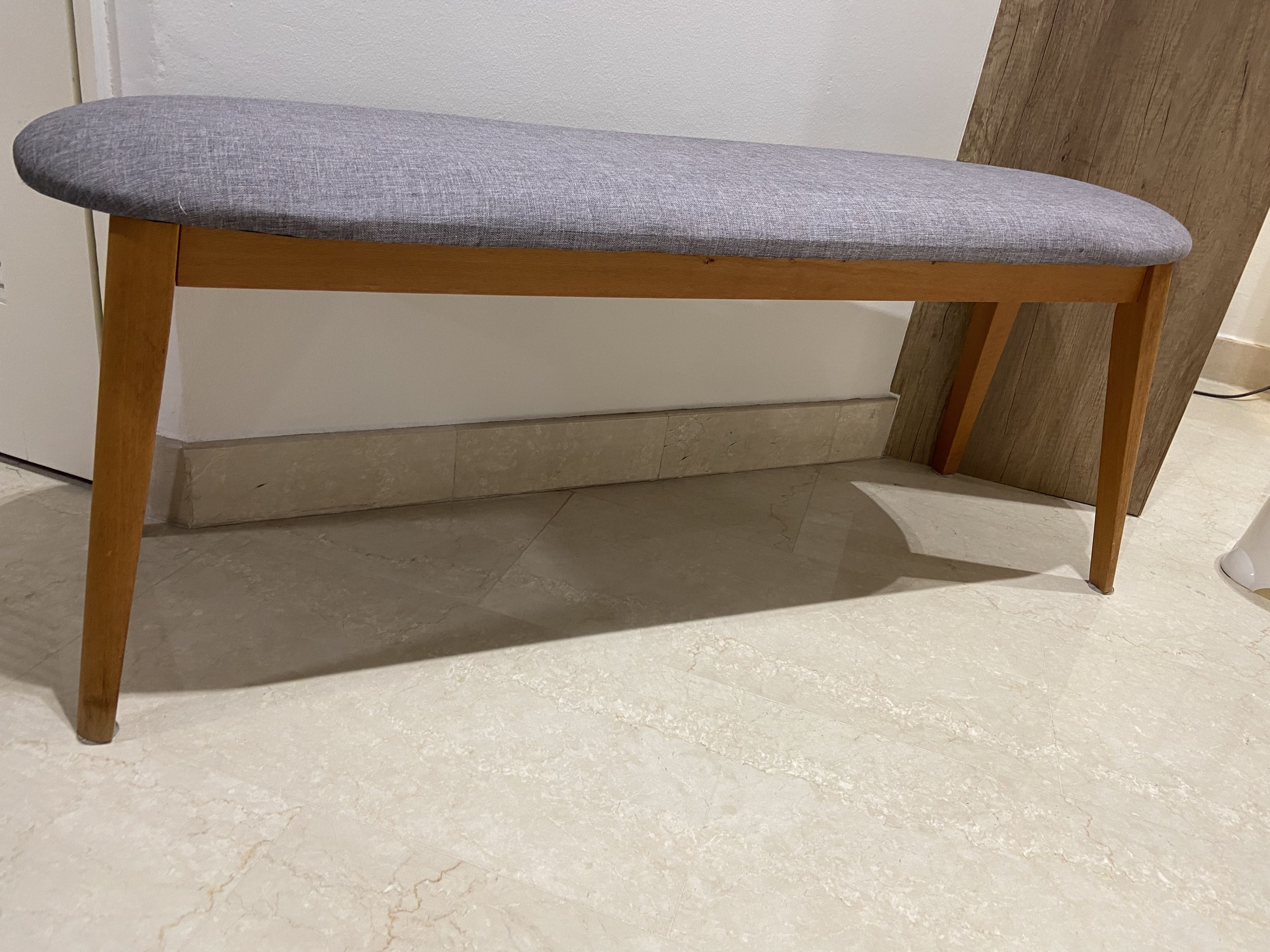Castlery bench store