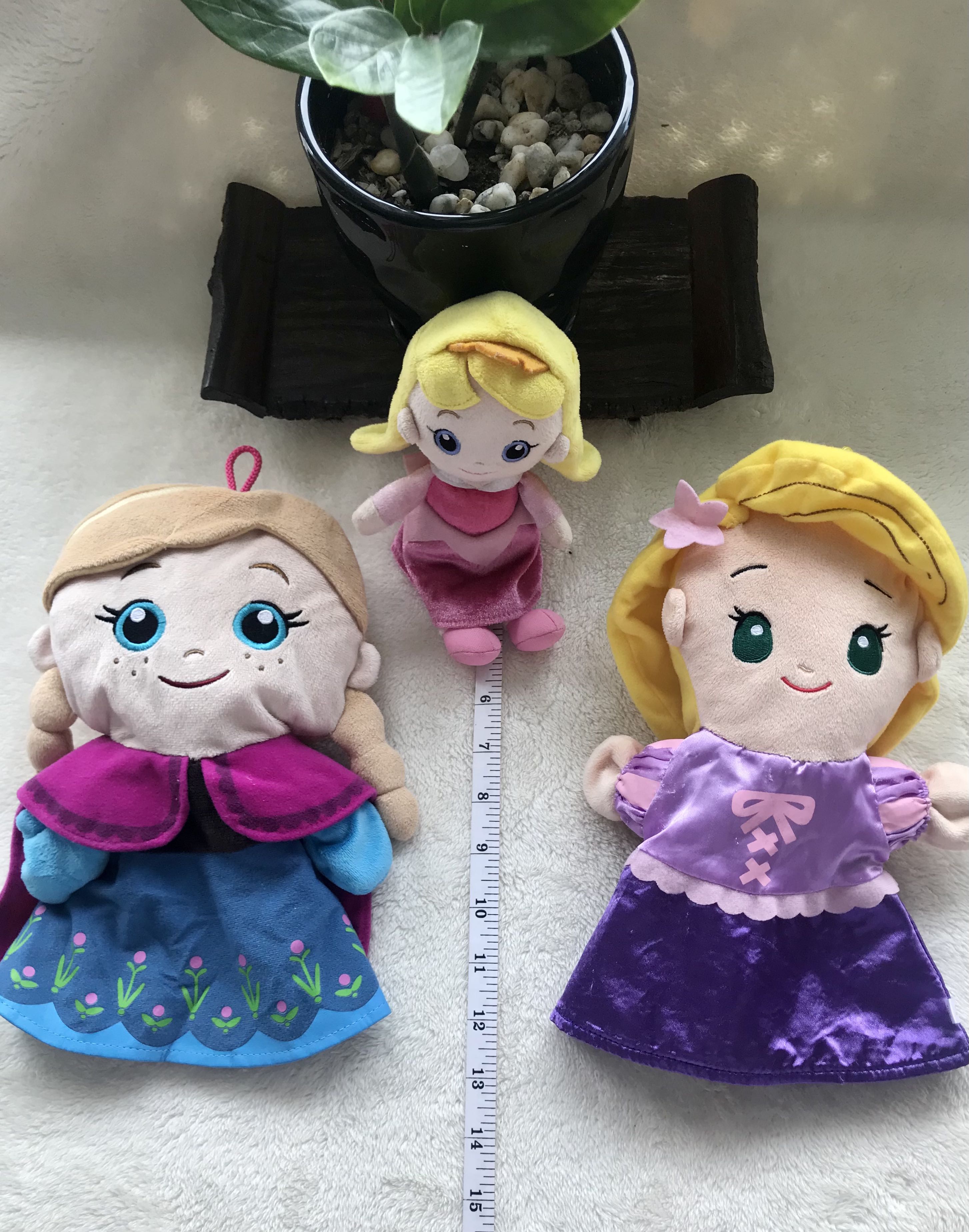 Elsa and Rapunzel Hand Puppet Stuff Toys, Hobbies & Toys, Toys & Games