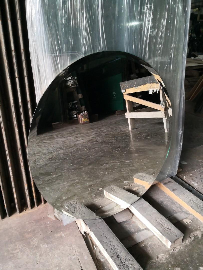 Frameless round mirror with Bevel edges (Category: Mirrors) located in Malabon City. Submitted by mirrors.ph (Listing ID 1109203265, Image 3). Description: Frameless round mirror with bevel and polished edges. Using 6mm thick copper free lead free mirror with plywood backing and hook. Size: 2.5ft diameter Customize sizes and shapes are welcome..