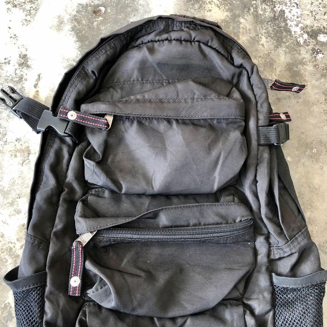 Gap best sale sling backpack