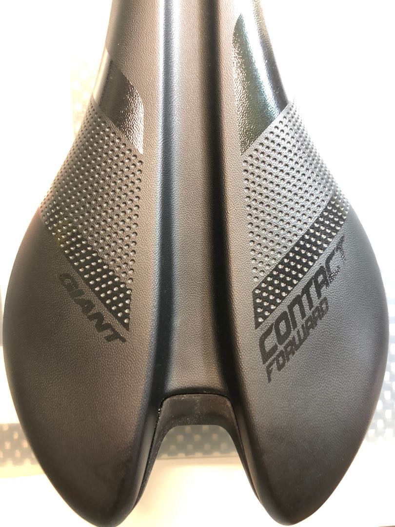 Giant Contact Forward Saddle