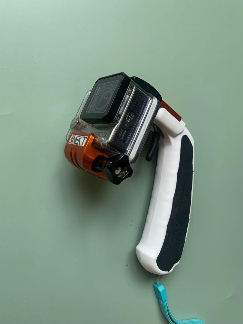 GoPro Hero 3 with Knekt Dome (Category: Cameras) located in Makati City. Submitted by mikodeej (Listing ID 1109225870, Image 3). Description: GoPro Hero 3 Condition: 9/10, slightly used Knekt Trigger Knekt Dome Floatie Handle Issues: Missing side cover, but does not affect performance in any way..