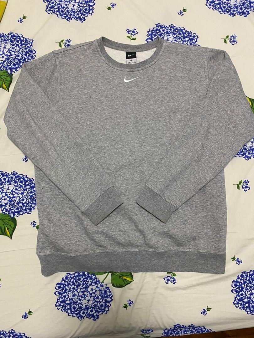 nike sweatshirt with logo in the middle