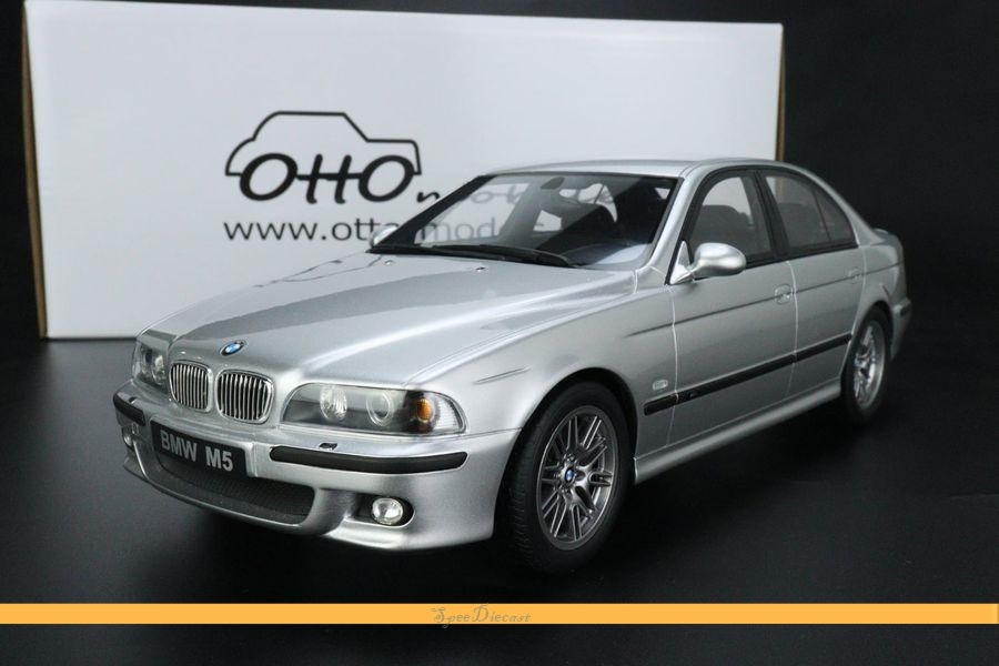 OttO Mobile 1:18 BMW E39 M5 Titanium Silver / Interieur gris 