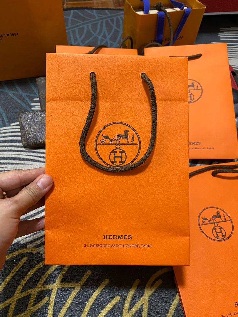 Hermes small paper bags (Category: Luxury Accessories) located in Cainta. Submitted by jtc23 (Listing ID 1109342721, Image 2). Description: 450 each 400 each if take all Thank you 🙏.