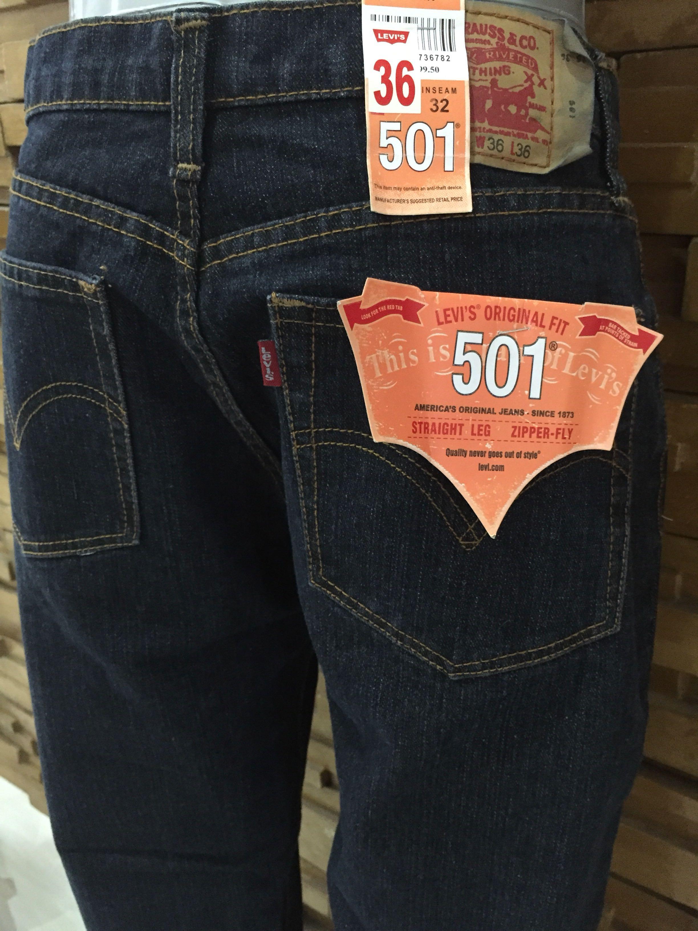 Size 36 Levi’s Men’s 501 Original Fit, Straight Leg, Zipper-Fly Jeans