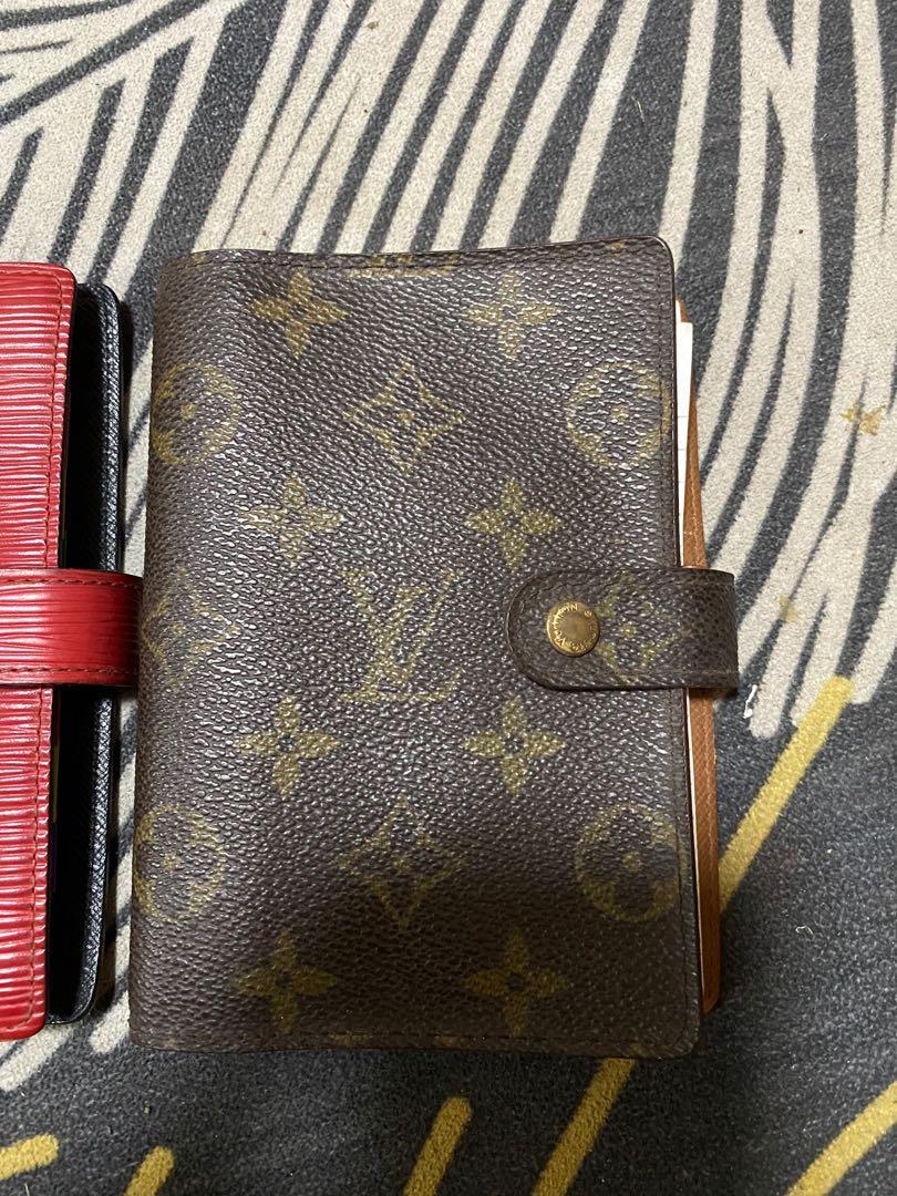 Louis Vuitton mini agenda monogram (Category: Luxury Bags & Wallets) located in Cainta. Submitted by jtc23 (Listing ID 1109342301, Image 1). Description: Authentic Louis Vuitton mini agenda Negotiable for sure buyer Used but not abused please see photos to appreciate Agenda alone Wala na iba kasama Thank you.