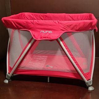 Nuna Sena Raspberry cribs *LENGKAP seperti baru , box baby / tempat tidur bayi