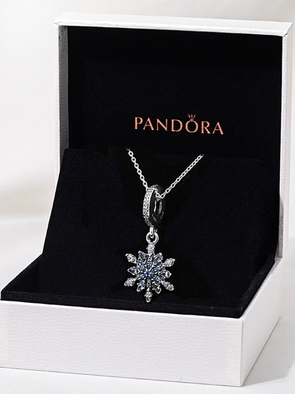 Pandora snowflake store set