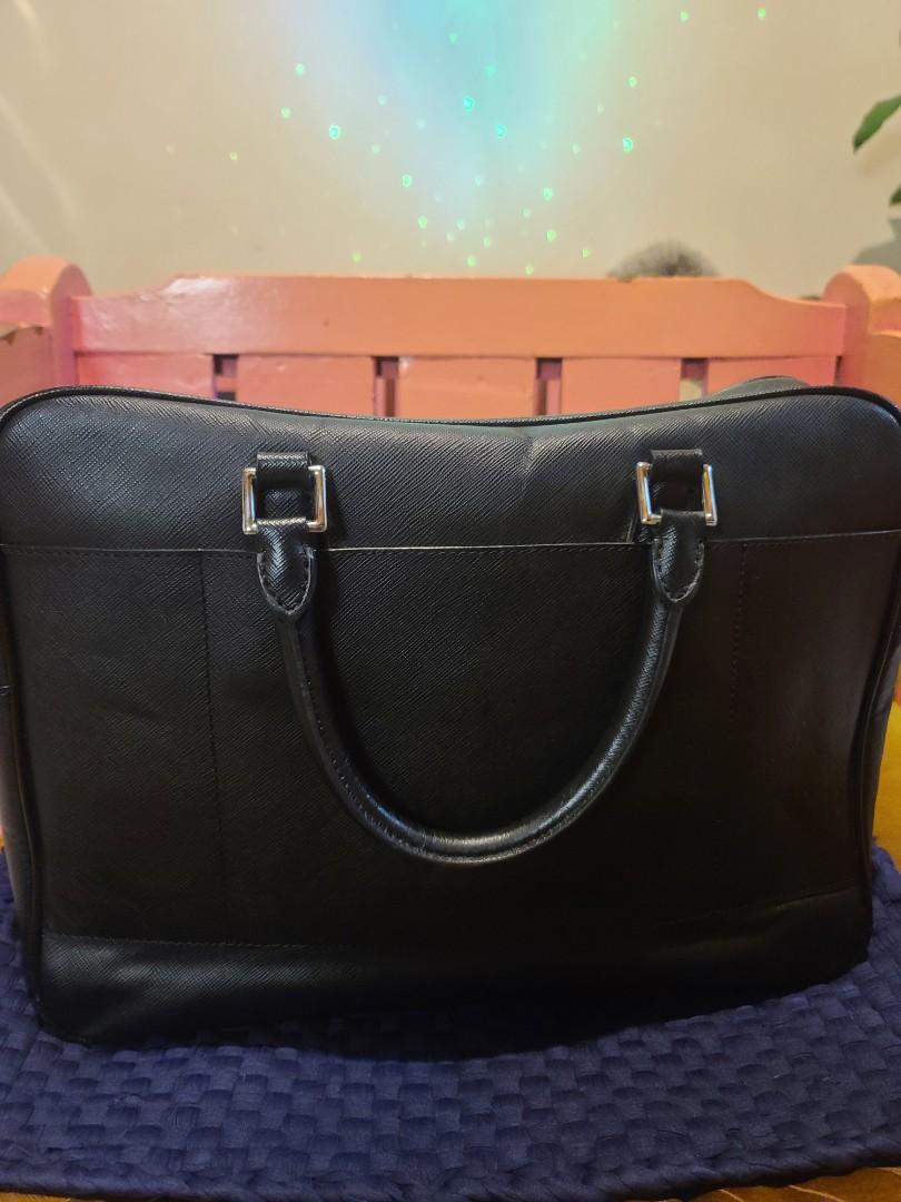 Prada Document Bag (Category: Luxury Bags & Wallets) located in Manila. Submitted by shoppingspree008 (Listing ID 1109335143, Image 3). Description: This is a preloved Prada Bag.Authenticity not guaranteed hence the price ♡.