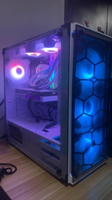 Ryzen 5 3600 RTX 2060 (Category: Desktops) located in Manila. Submitted by raspororo (Listing ID 1109225979, Image 2). Description: Gaming PC for sale (female owner kaya sobrang maalaga) CPU: AMD RYZEN 5 3600 MOBO: MSI B450m Mortar Max RAM:TFORCE DELTA TUF 16gb (2x8) SSD: 250gb SN550 NVME Western Digital Blue HDD: 1TB Seagate Barracuda GPU: GALAX RTX2060 OC RGB PSU: 650W FSP HV PRO 80+ WHITE AIO: 240 IDCooling Zoomflow Snow Fans: DF12025 IDCoolin