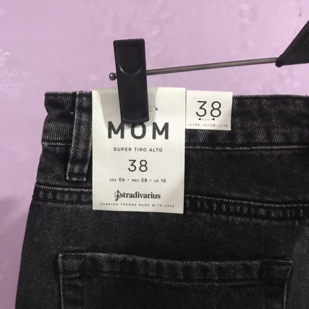 STRADIVARIUS MOM JEANS, Fesyen Wanita, Pakaian Wanita, Bawahan di Carousell