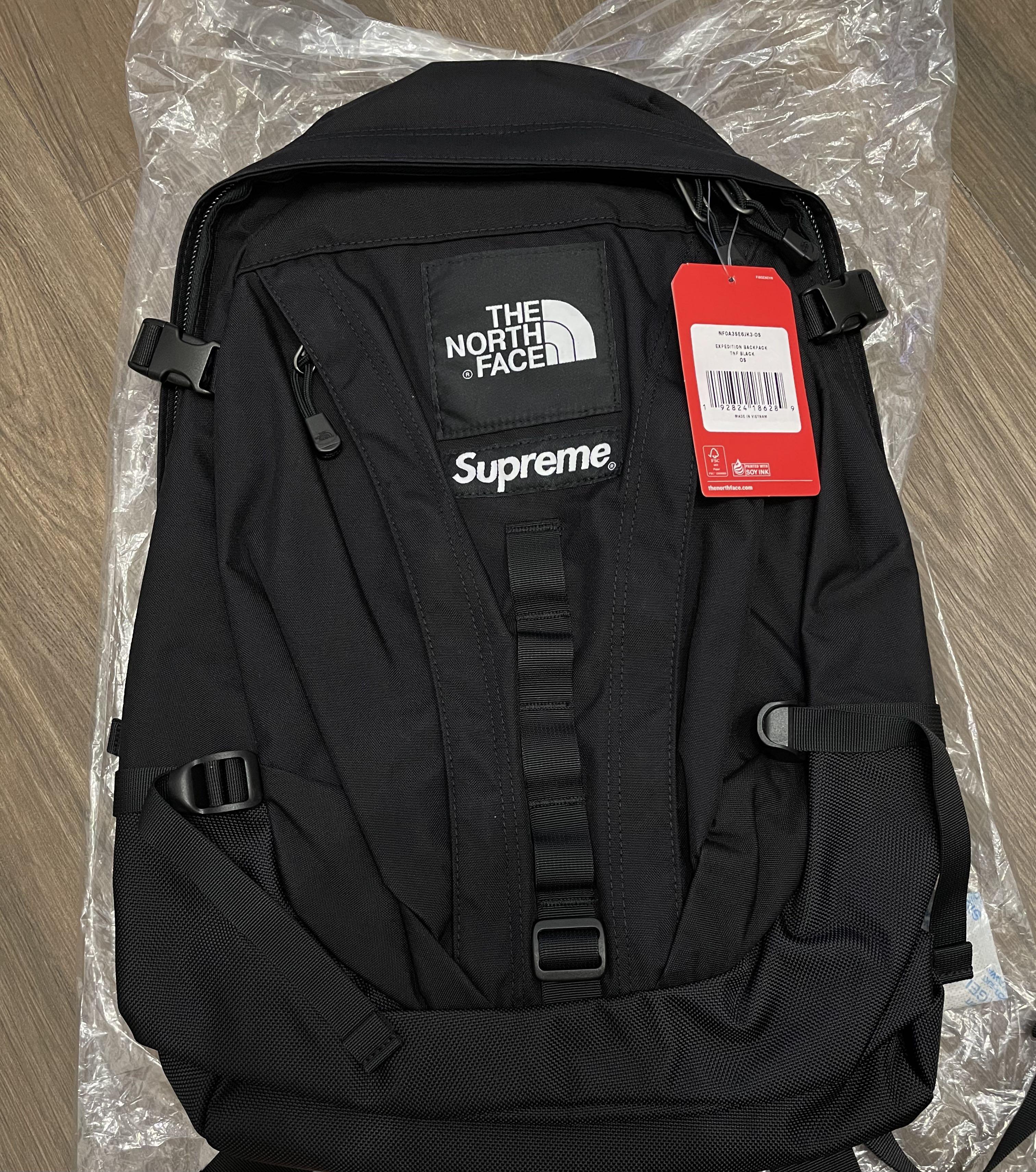 Supreme TNF® Expedition backpack, 男裝, 袋, 背包- Carousell