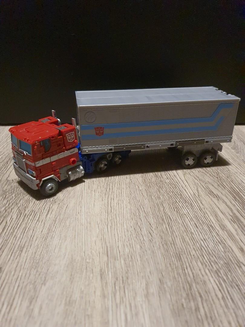 Transformers WFC Kingdom Optimus Prime, Hobbies & Toys, Toys & Games on Carousell