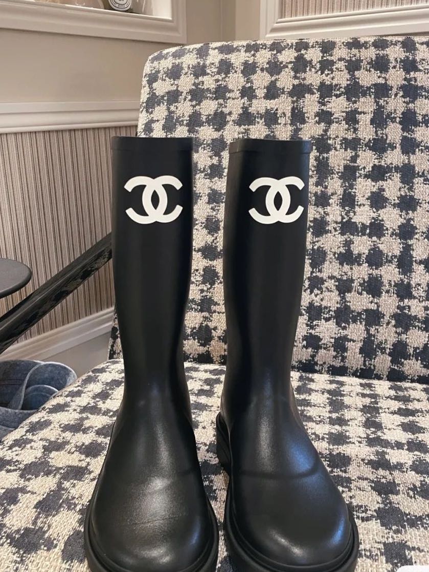 want chanel 水鞋, 女裝, 鞋, Loafers - Carousell