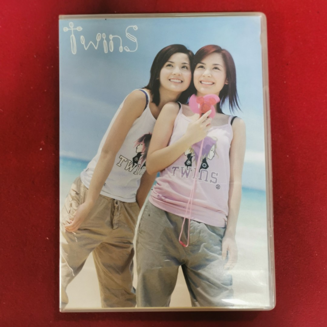95％new《Twins》香港組合Twins的首張音樂專輯cd / 2001年＃保存 