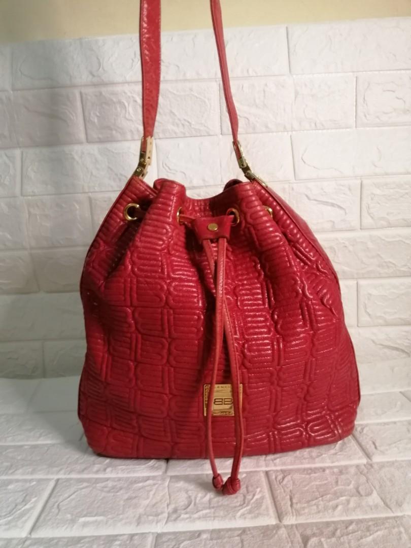 Balenciaga Leather Bucket Bag (Category: Luxury Bags & Wallets) located in Las Pinas. Submitted by etoksi1234 (Listing ID 1109516137, Image 2). Description: Pre-loved Balenciaga Leather Bucket Bag... Medium to Semi Large size... Gold hardware... Minimal signs of usage only... Please manage your expectations. All sales are final. Kindly examine pictures carefully when buying online. No return, exchange policy....