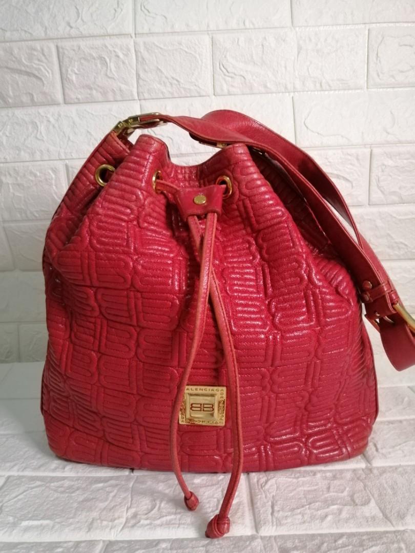 Balenciaga Leather Bucket Bag (Category: Luxury Bags & Wallets) located in Las Pinas. Submitted by etoksi1234 (Listing ID 1109516137, Image 1). Description: Pre-loved Balenciaga Leather Bucket Bag... Medium to Semi Large size... Gold hardware... Minimal signs of usage only... Please manage your expectations. All sales are final. Kindly examine pictures carefully when buying online. No return, exchange policy....
