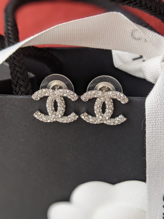 Chanel top earrings 2021