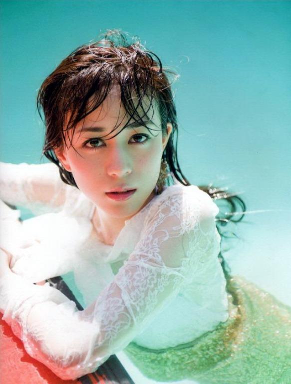 直筆サイン入り Clear : 比嘉愛未 写真集 / 舞山 秀一
