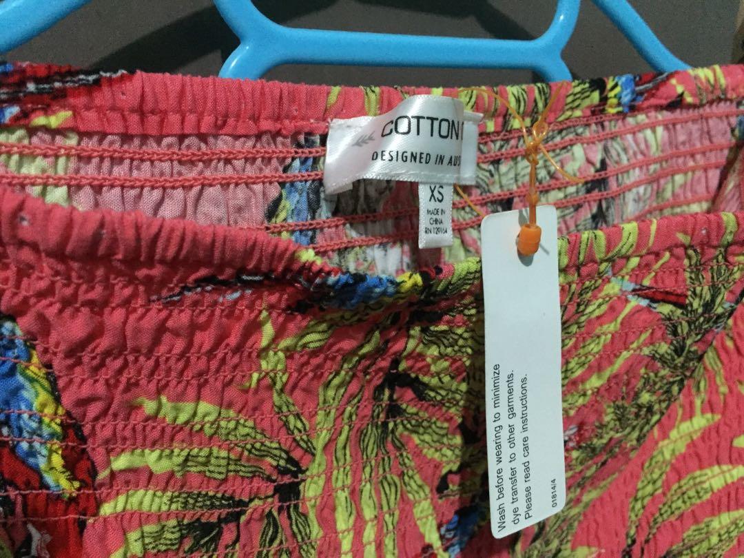 Cotton On summer tube top (Category: Others Tops) located in Bislig. Submitted by cessg (Listing ID 1109363149, Image 2). Description: This item is a pasalubong from Australia. Never worn and still with tag. Not a fan of tube tops. Happy shopping! 😊.