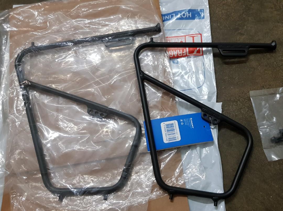 GIANT Rack It Front Rack • As carrier For panniers, Sports Equipment, Bicycles & Parts