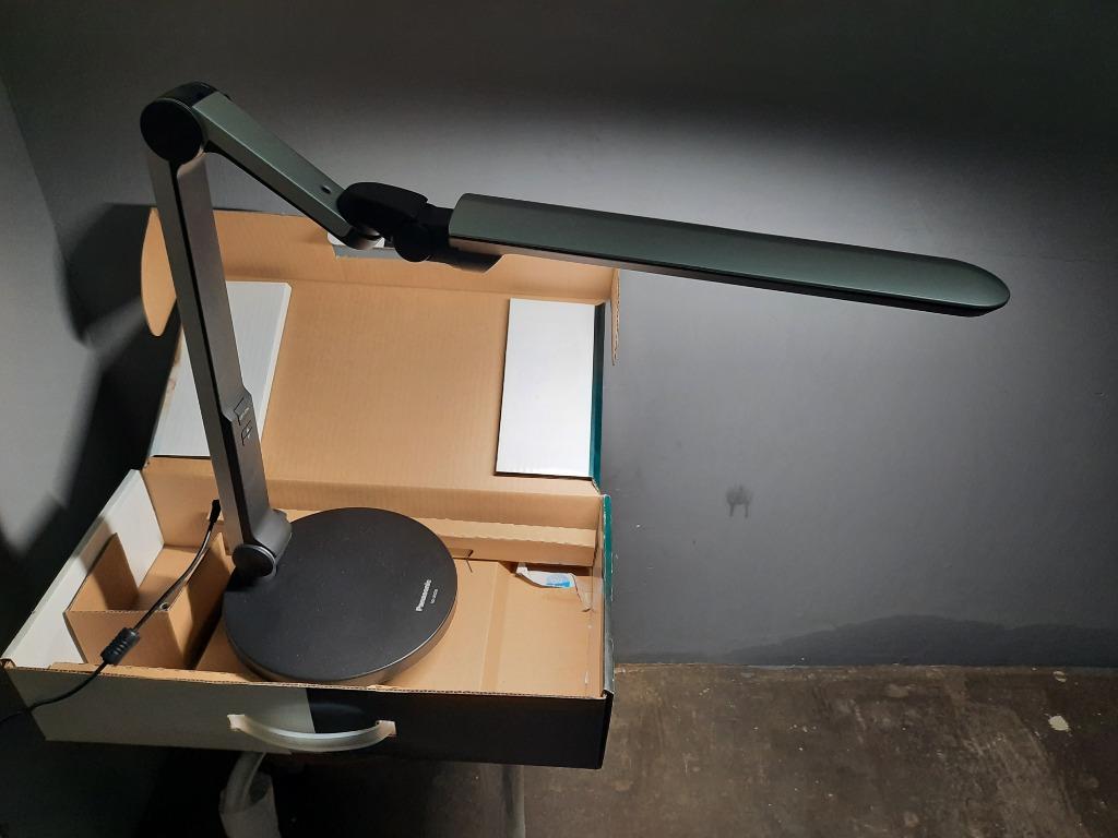 LED Desk Lamp 枱燈 Panasonic SQLD520S13 (13W), 電腦＆科技, 電腦周邊及配件, 電子屏幕