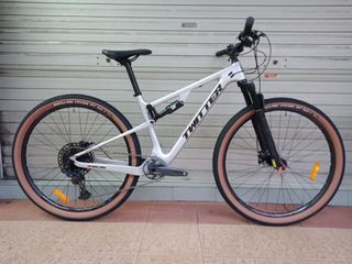 (Category: ) located in . Submitted by akcyclesports (Listing ID 1109473817, Image 1). Description: .