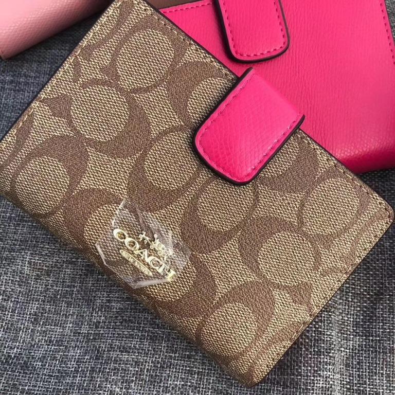 Coach wallet discount women sale
