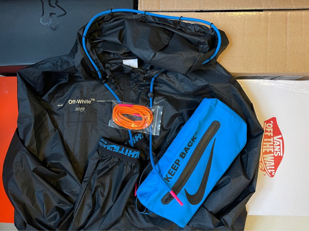 womens off white nike outfit