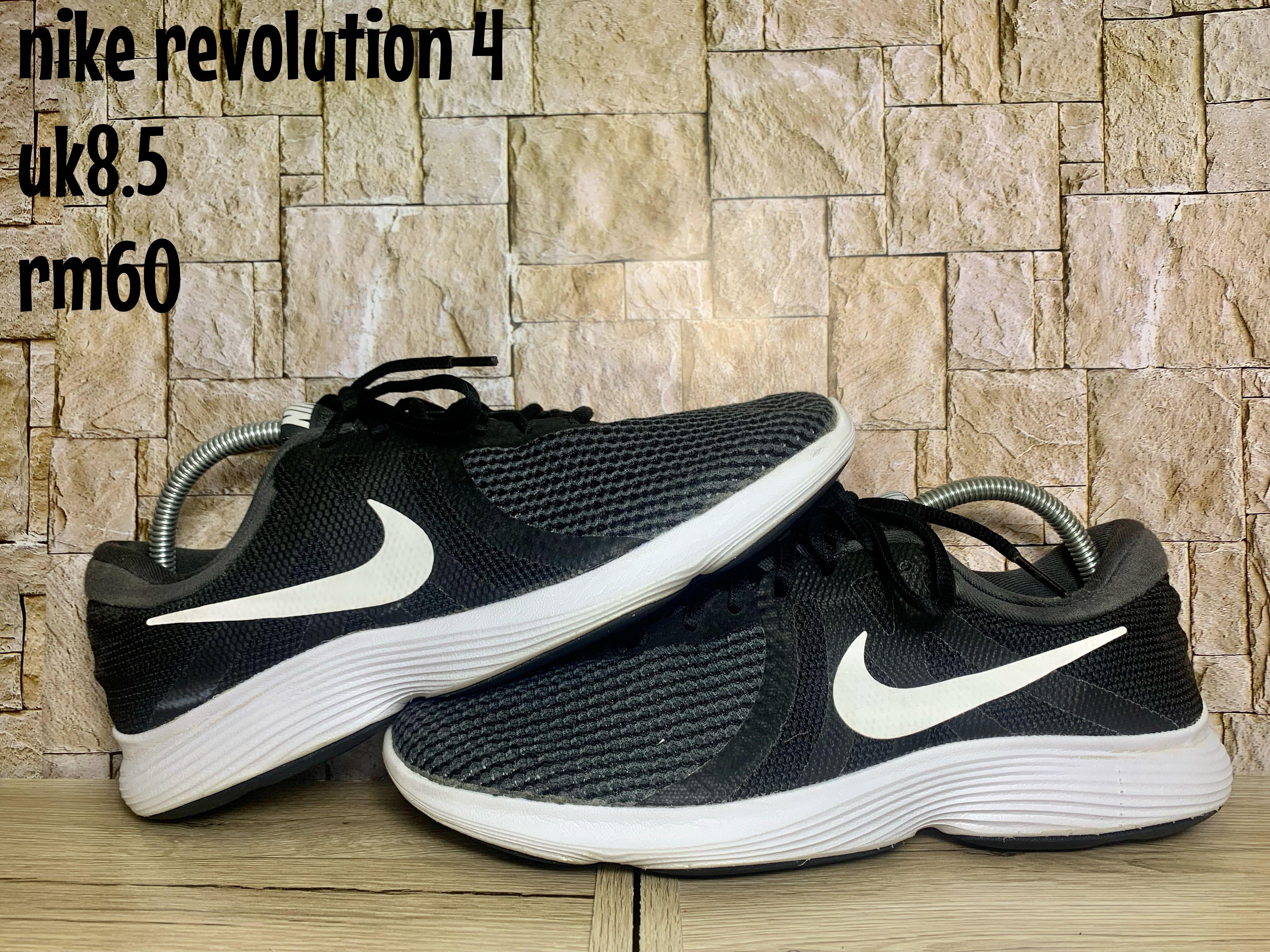 Nike revolution 4 cena sales