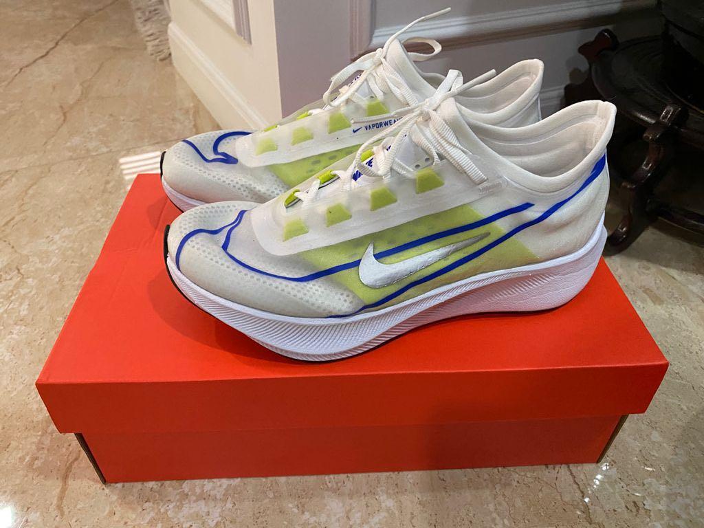 Nike zoom fly online 3 women's size 8