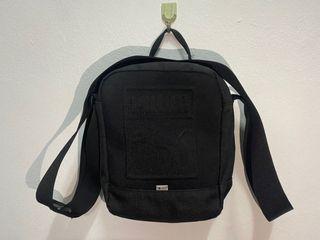 Guess Usa Original Bag Men S Fashion Bags Wallets Sling Bags On Carousell