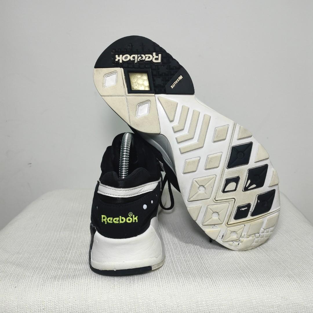 reebok aztrek cn7188, Men's Fashion, Footwear, Sneakers on Carousell