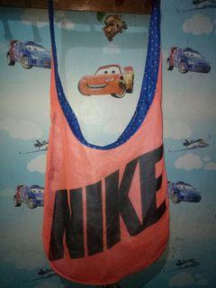 Tas slempang merk nike