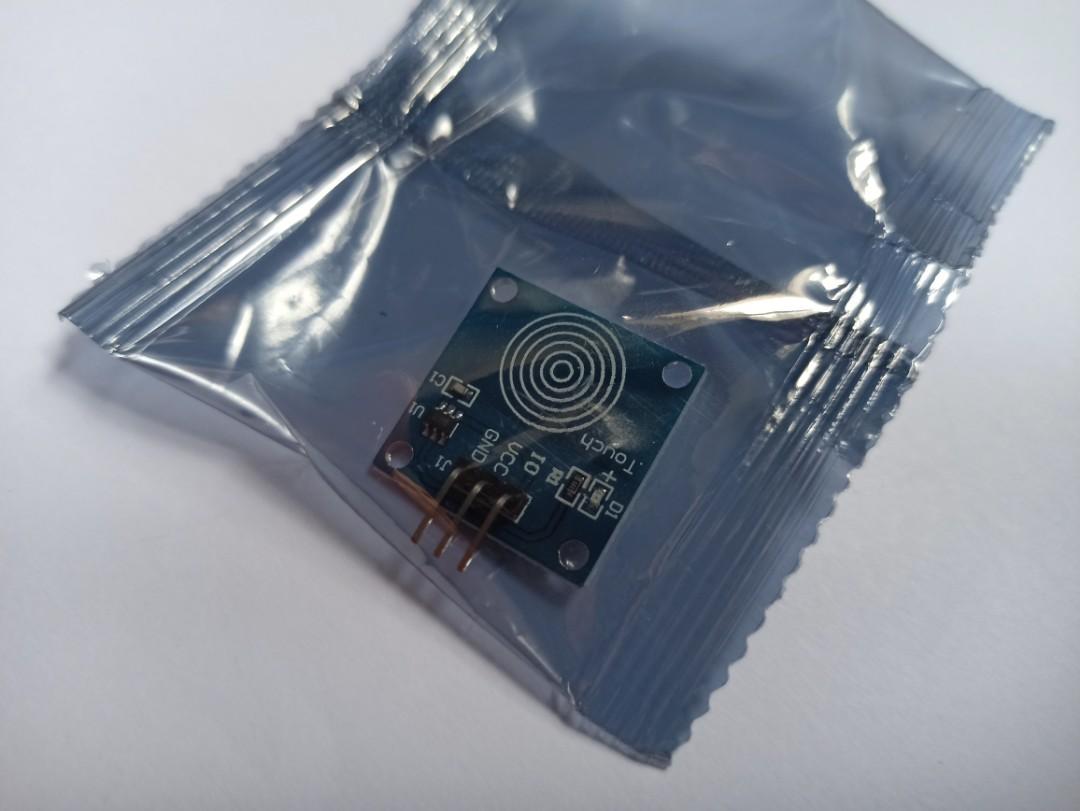 TTP223 Capacitive Touch Sensor (Category: Other Accessories) located in Singapore. Submitted by pengwin_electronics (Listing ID 1109440941, Image 1). Description: .