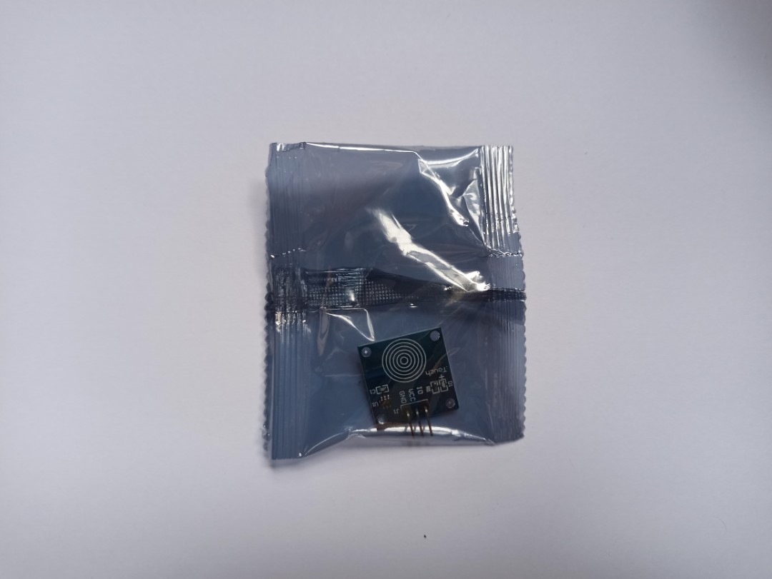 TTP223 Capacitive Touch Sensor (Category: Other Accessories) located in Singapore. Submitted by pengwin_electronics (Listing ID 1109440941, Image 2). Description: .