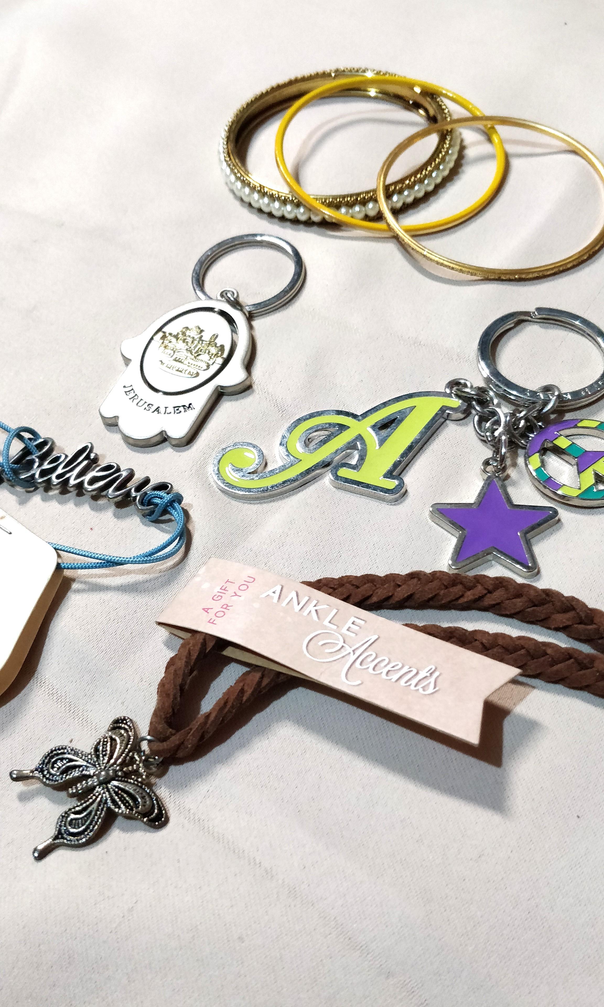 Unused Trinkets Bundle (For Kids) (Category: Other Accessories) located in Cebu City. Submitted by everythingmustgosupersale (Listing ID 1109551198, Image 1). Description: UNUSED TRINKETS: - Jerusalem keychain - Letter A keychain - Pearl bangle (for kids) - 2x thin bangles (for kids) - Believe bracelet - Butterfly anklet No returns, no refunds..