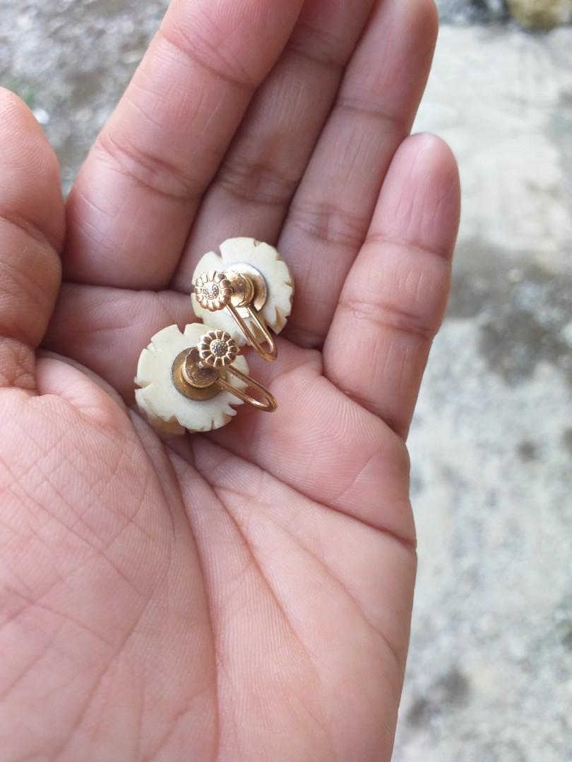 VTG KREMENTZ IVORY EARRINGS