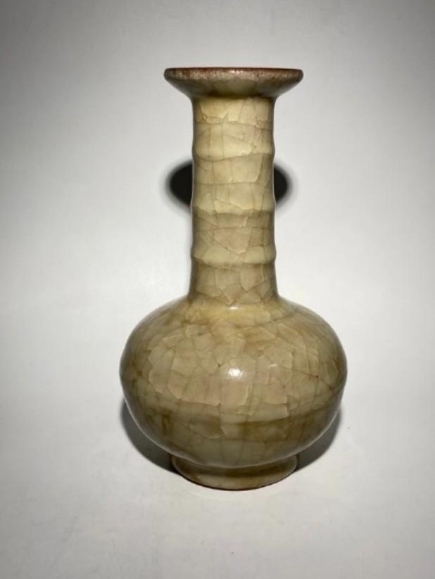 唐白釉　長頚瓶　水瓶　骨董品　陶芸　古美術品 An extremely rare white-glazed pear-shaped vase, Sui / Tang