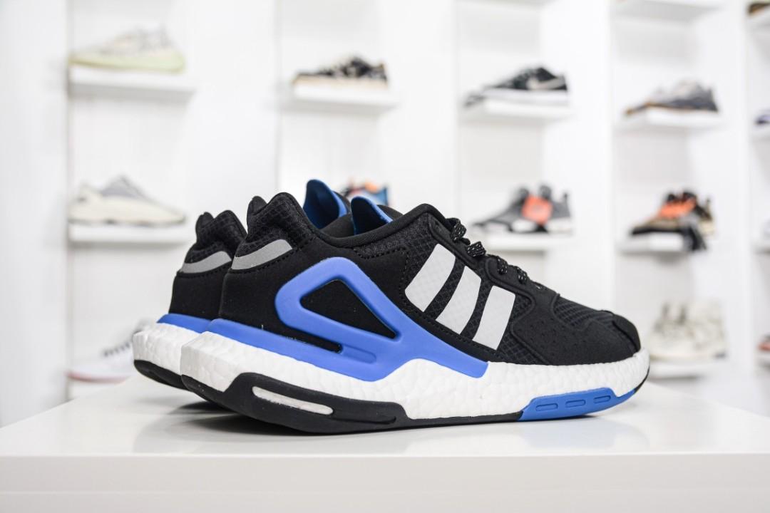 Adidas Originals Day Jogger FW4041 (Mid Season Sale), Men's Fashion,  Footwear, Sneakers on Carousell